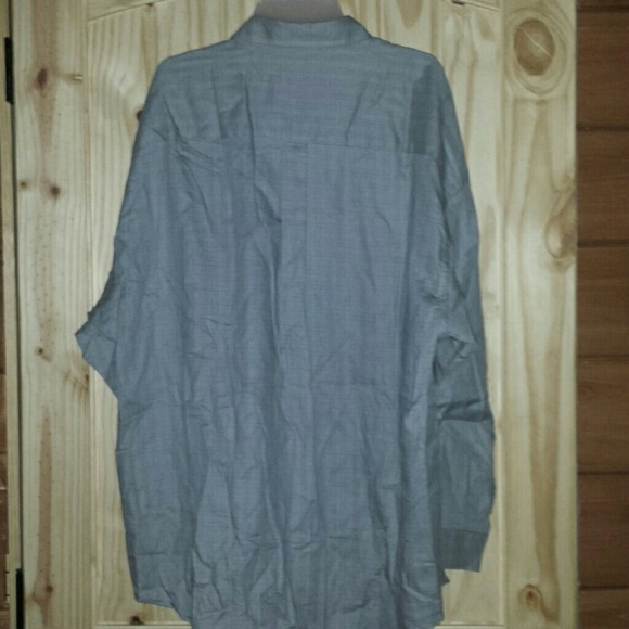 NWT Van Heusen "Wrinkle Free" Button Down - Picture 4 of 8